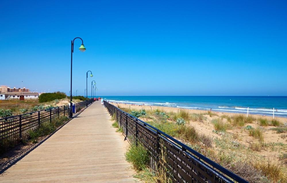 Apartment With Pool, Sea Views & Balcony Less Than 10Min Walk To La Mata Beach! Torrevieja Exteriör bild