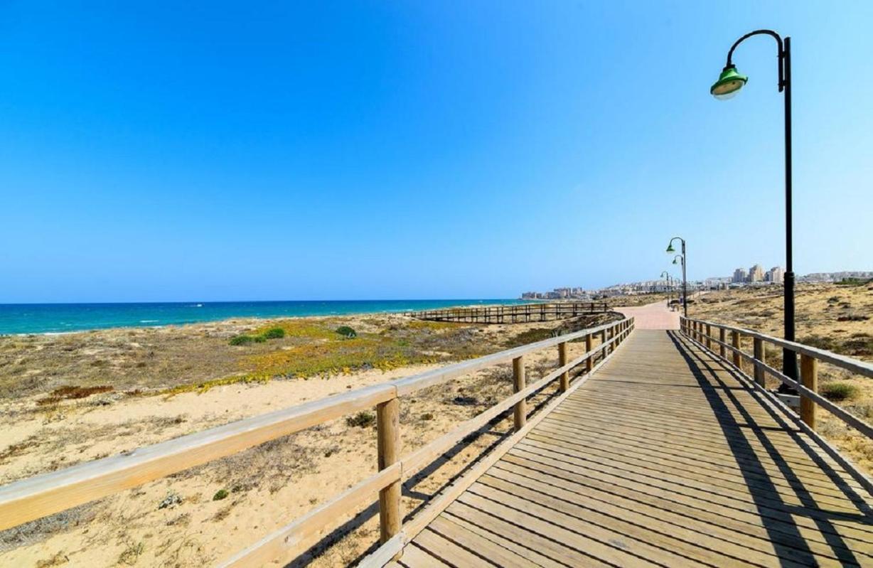 Apartment With Pool, Sea Views & Balcony Less Than 10Min Walk To La Mata Beach! Torrevieja Exteriör bild